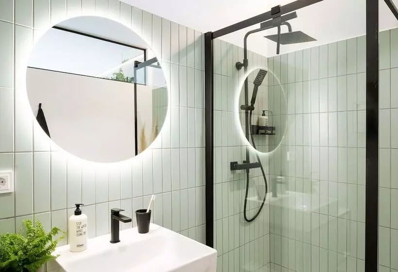 호텔 Urban Jungle Apartments