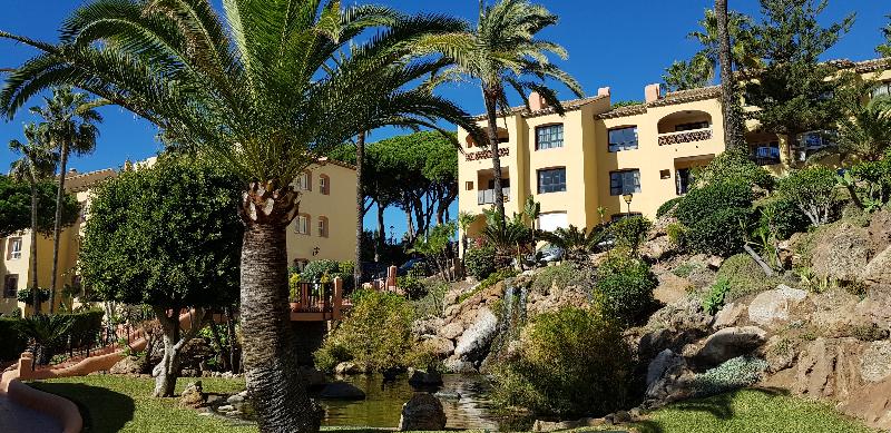 Курорт Macdonald Dona Lola Club