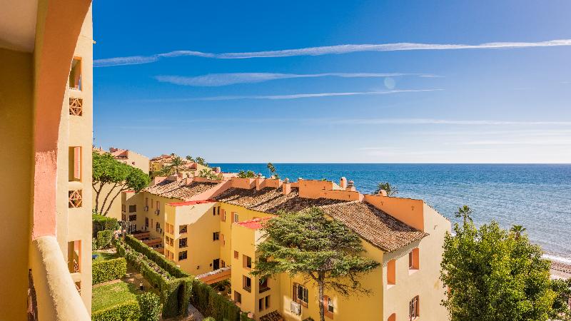 Курорт Macdonald Dona Lola Club