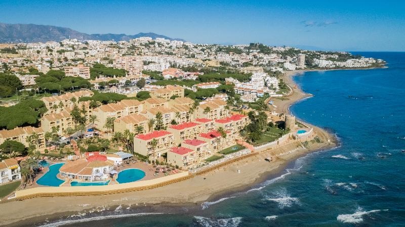 Курорт Macdonald Dona Lola Club