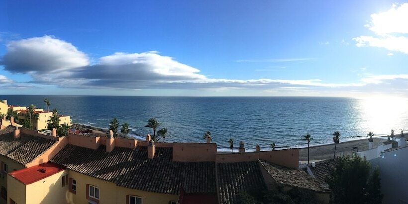 Курорт Macdonald Dona Lola Club