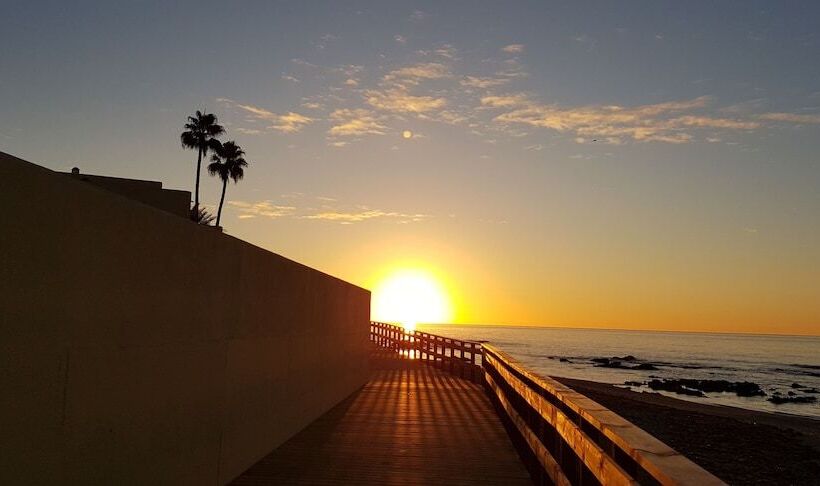 Курорт Macdonald Dona Lola Club