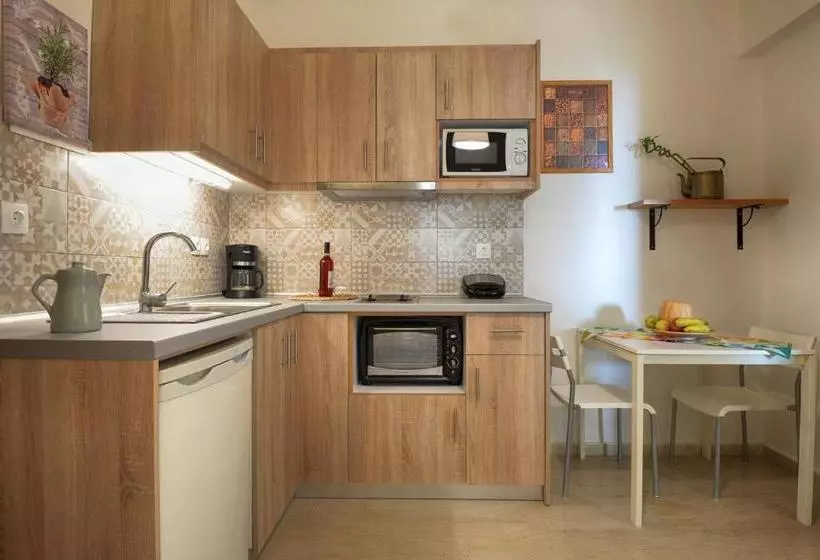 Captain's Apts Barbati