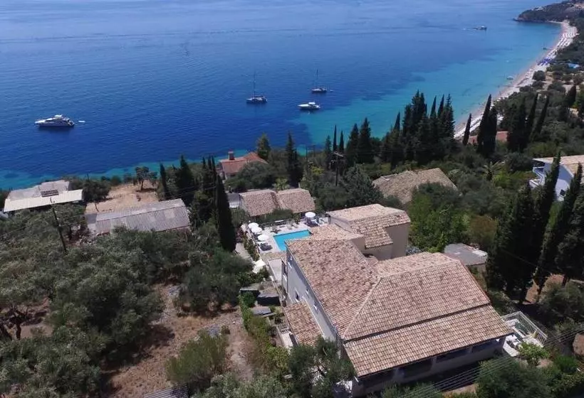 Captain's Apts Barbati