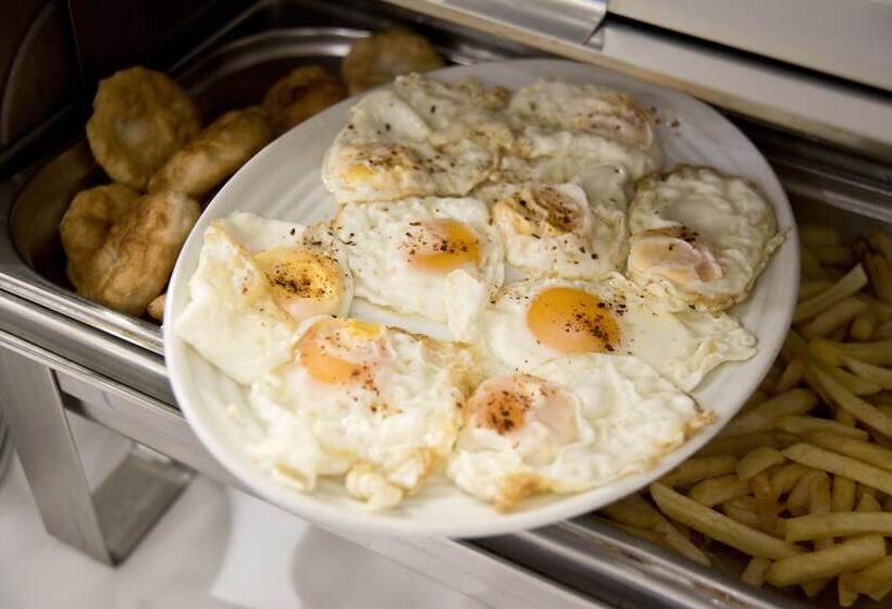 ホテル Broken Column