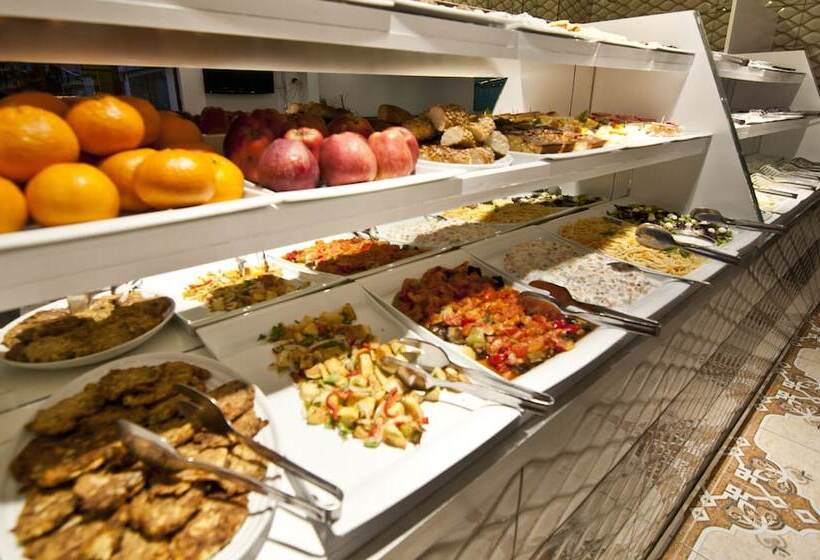 ホテル Broken Column