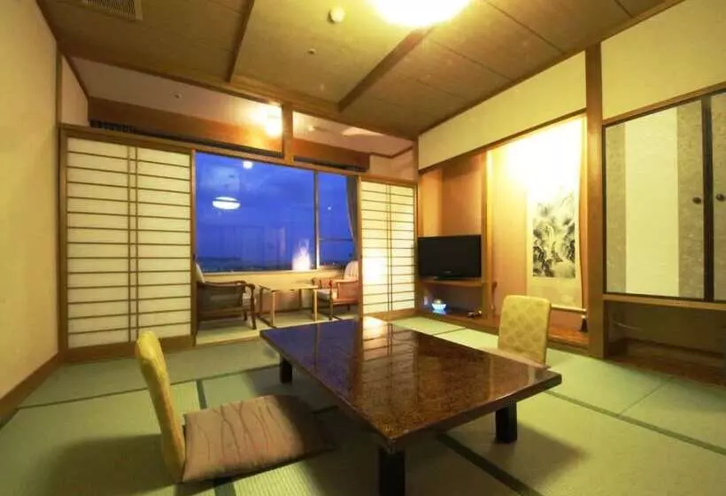 Отель Hiizurukurenainoyado Katsuurakanko