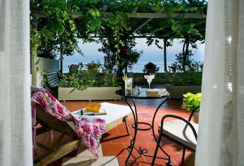 Отель Kenta Beach