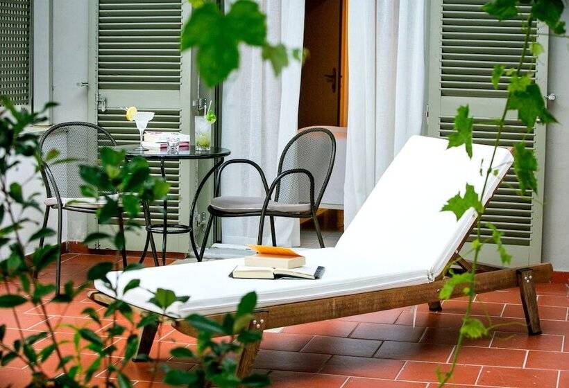 Отель Kenta Beach