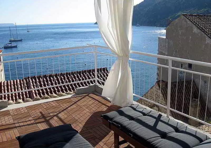 Отель Komiza Provita Guesthouse