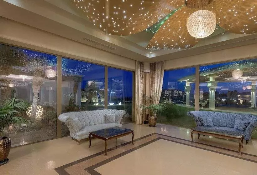 호텔 La Marquise Luxury Resort Complex