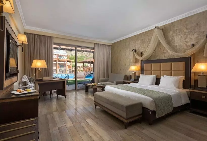 호텔 La Marquise Luxury Resort Complex