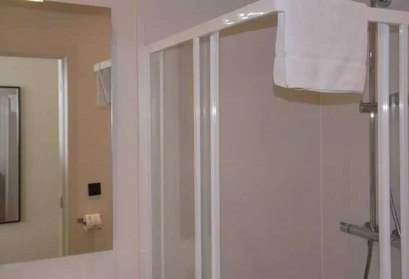 Отель Le Parisien