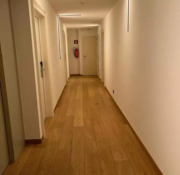 Отель Le Parisien