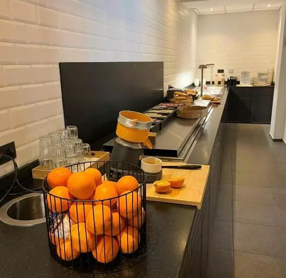 Отель Le Parisien