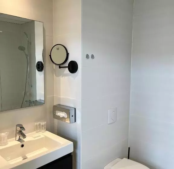 Отель Le Parisien