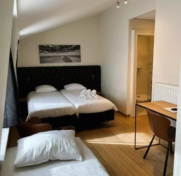 Отель Le Parisien