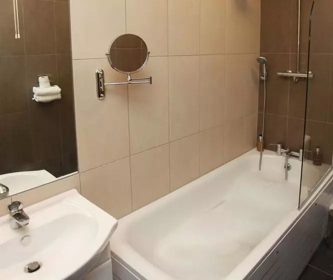 Best Western Maitrise Suites Apartment Hotel