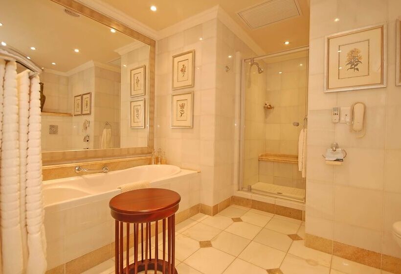 فندق Avani Pemba Beach