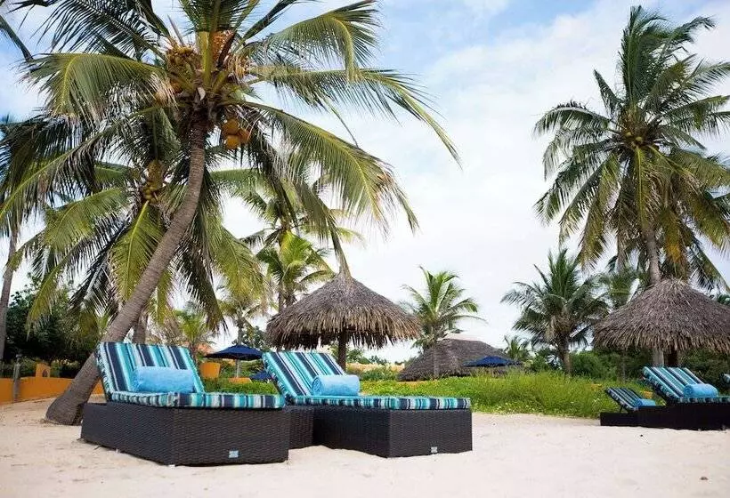 בית מלון כפרי Avani Pemba Beach