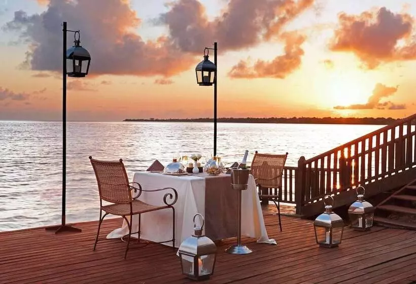 בית מלון כפרי Avani Pemba Beach