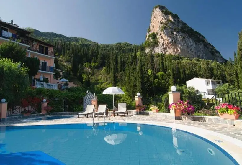 Hotelli Dina's Paradise