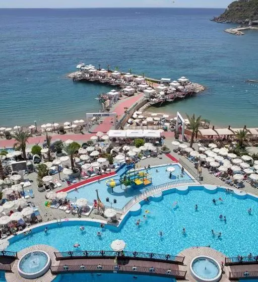 Отель Granada Luxury Okurcalar