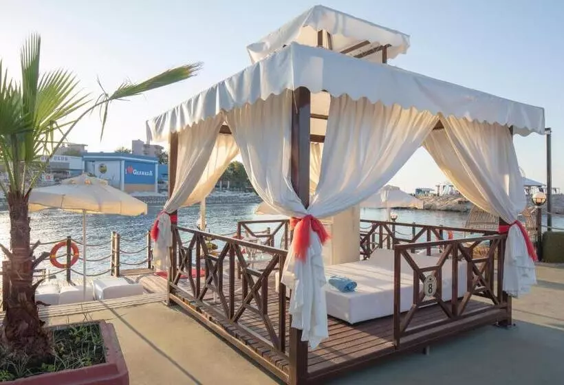 Отель Granada Luxury Okurcalar