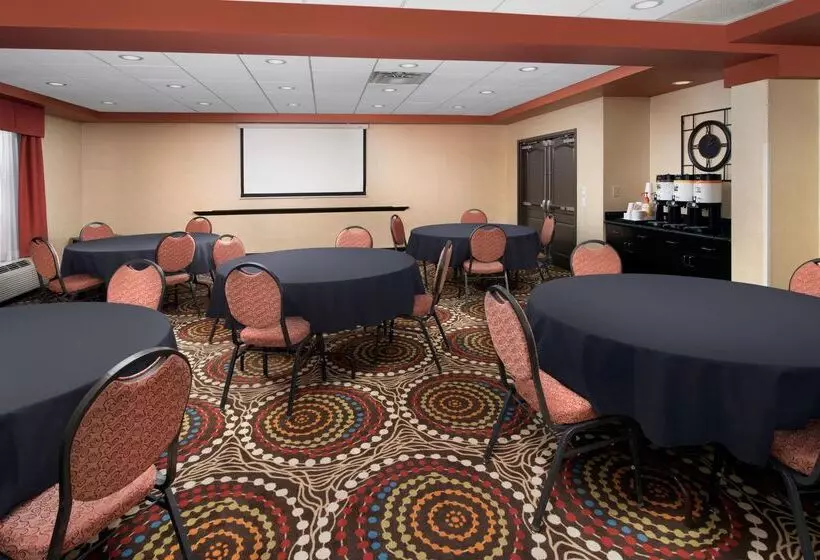 호텔 Hampton Inn Lenoir City