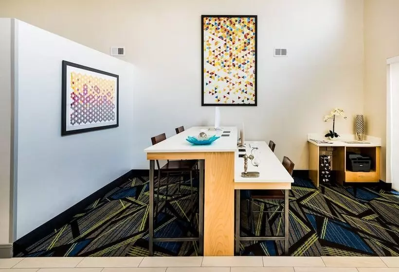 호텔 Holiday Inn Express & Suites Charlotte Arpt Belmont, An Ihg