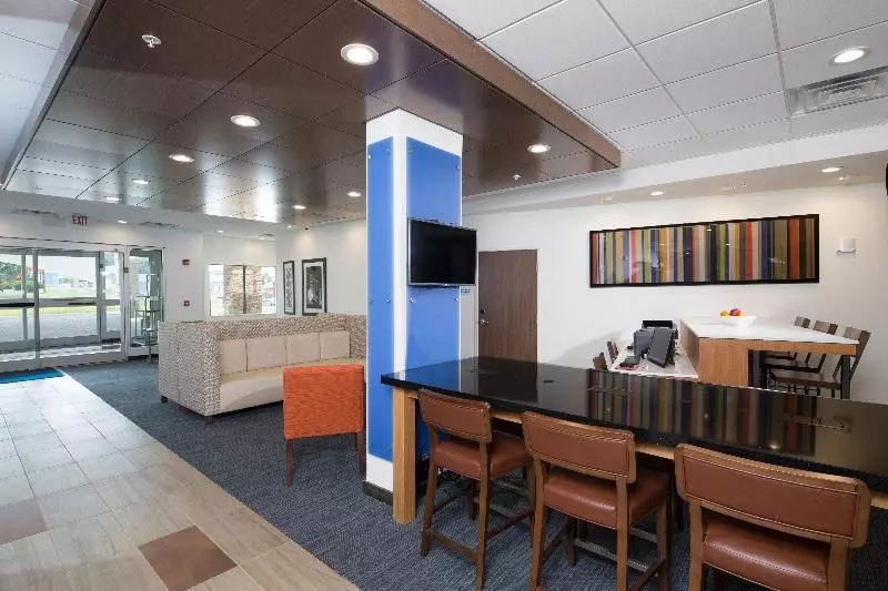 Holiday Inn Express Hotel & Suites La Porte, An Ihg