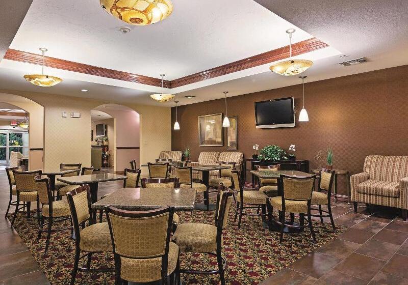 酒店 La Quinta Inn & Suites By Wyndham Cleburne