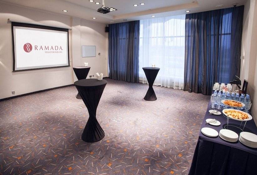 בית מלון כפרי Ramada By Wyndham Yekaterinburg