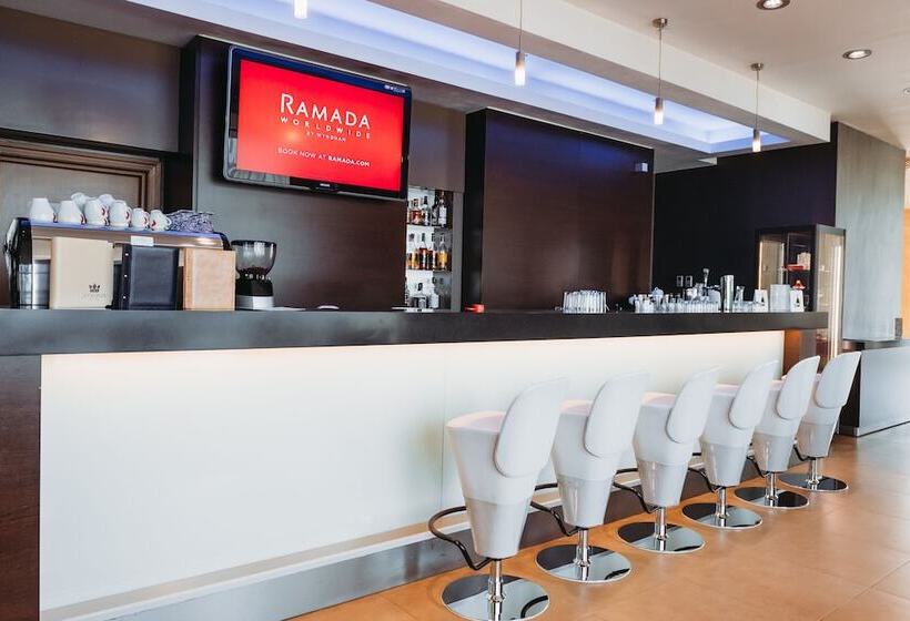 בית מלון כפרי Ramada By Wyndham Yekaterinburg