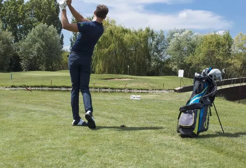 Отель Riviera Golf Resort