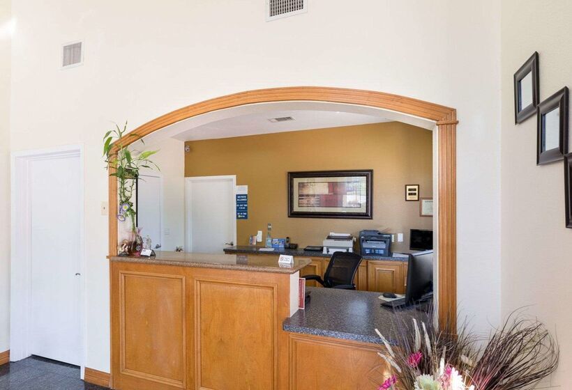 فندق Rodeway Inn & Suites