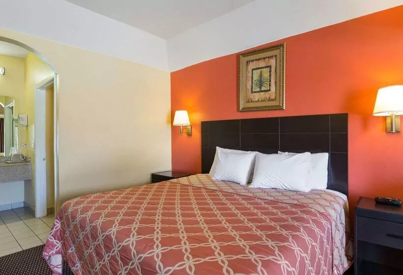 فندق Rodeway Inn & Suites