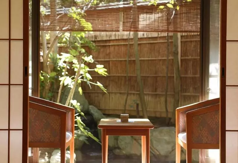 Hotel Sennennoyu Koman