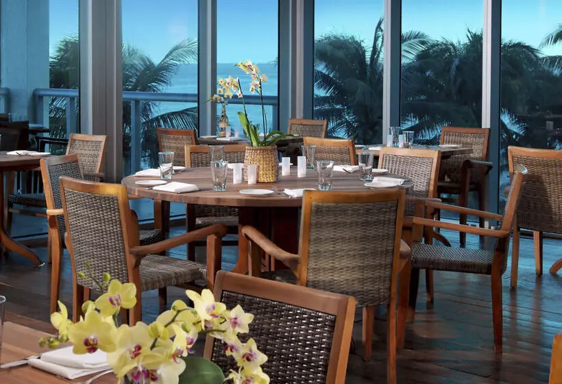 Отель Sole Miami A Noble House Resort