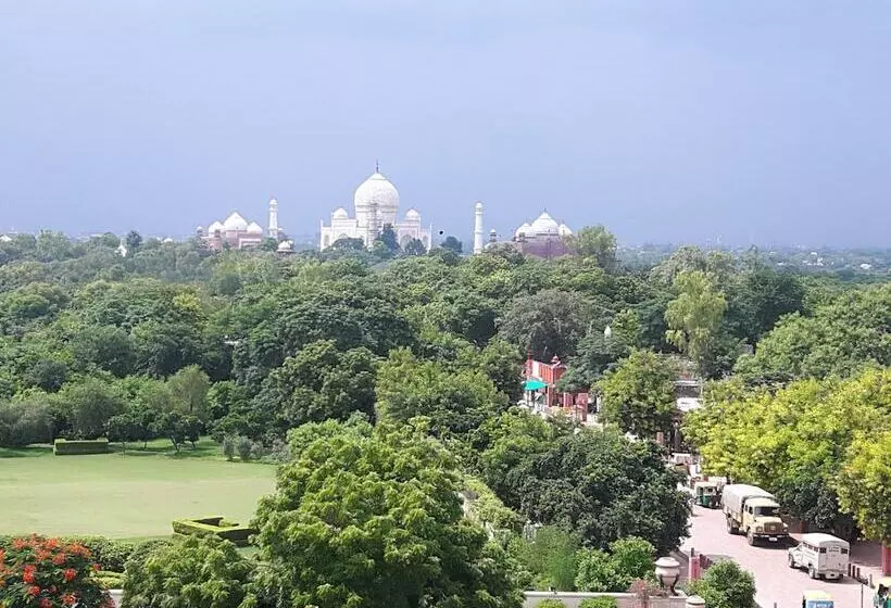 هتل Taj Plaza, Vip Road, Agra