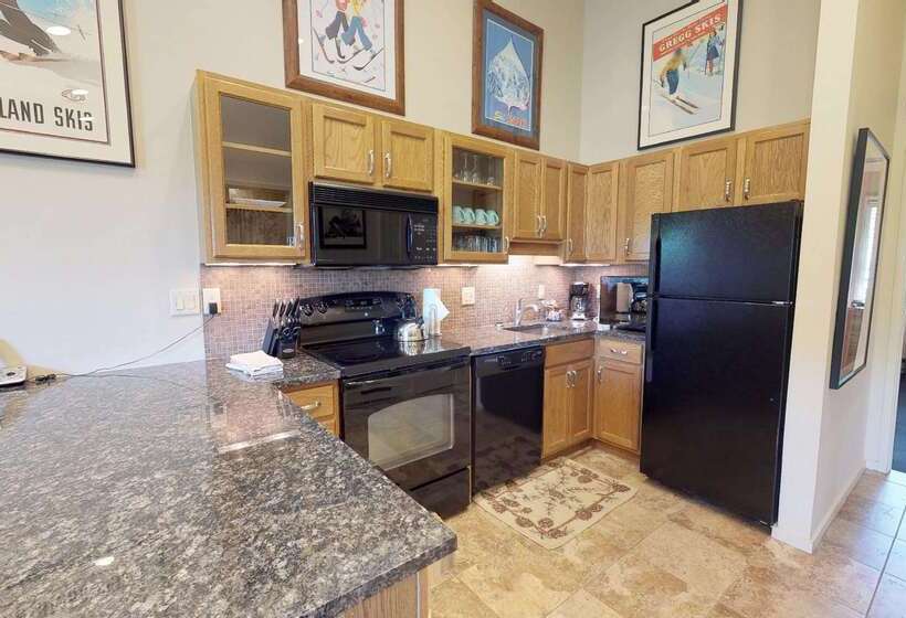 فندق Terracehouse Condos