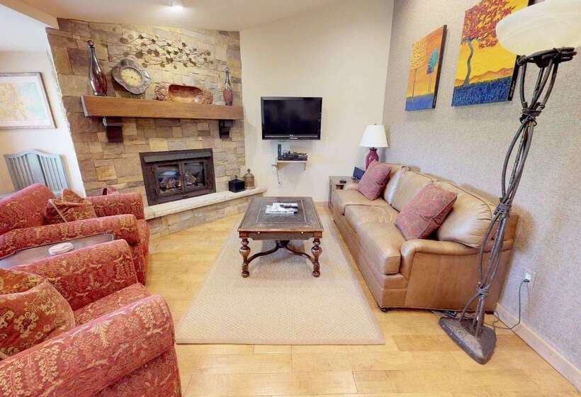 فندق Terracehouse Condos