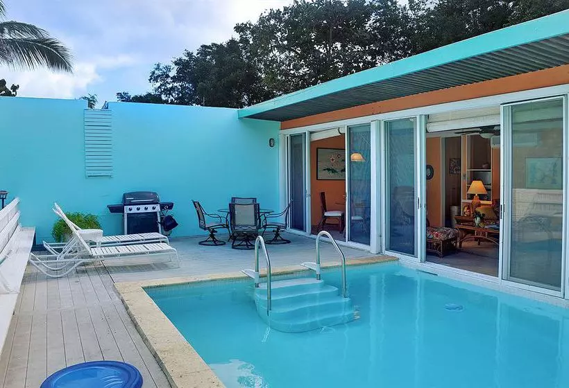 Pavilions & Pools Villa Hotel