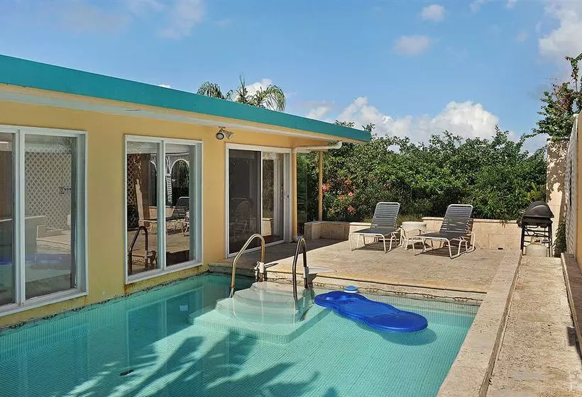 Pavilions & Pools Villa Hotel