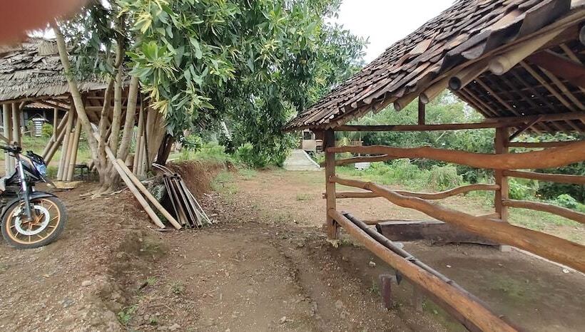 Отель Dempak Indah Camp And Resort