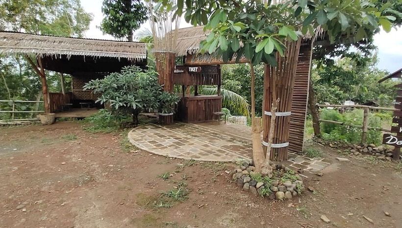 Отель Dempak Indah Camp And Resort