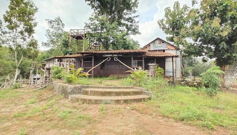 Отель Dempak Indah Camp And Resort