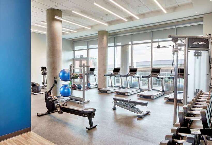 ホテル Embassy Suites By Hilton Nashville Downtown