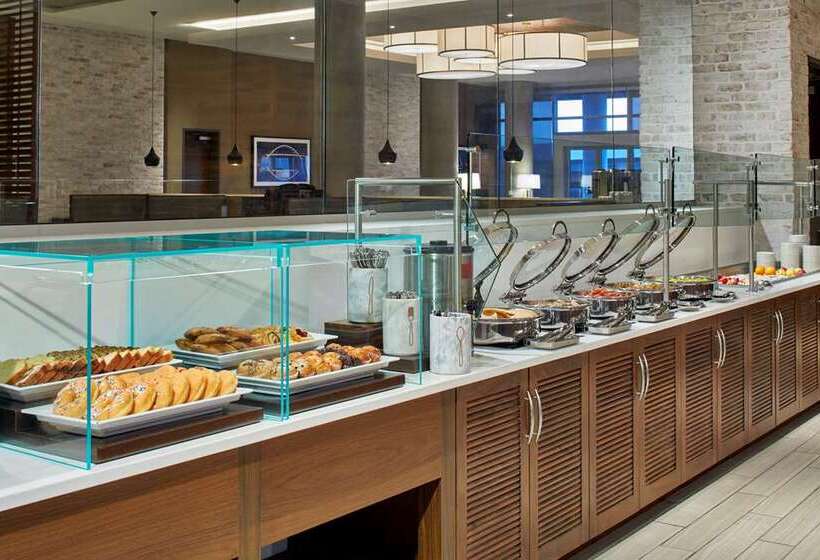 ホテル Embassy Suites By Hilton Nashville Downtown