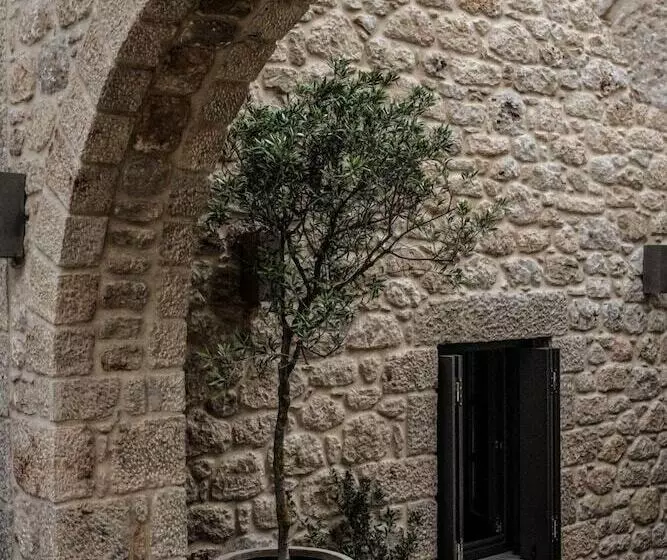 هتل Korona Boutique